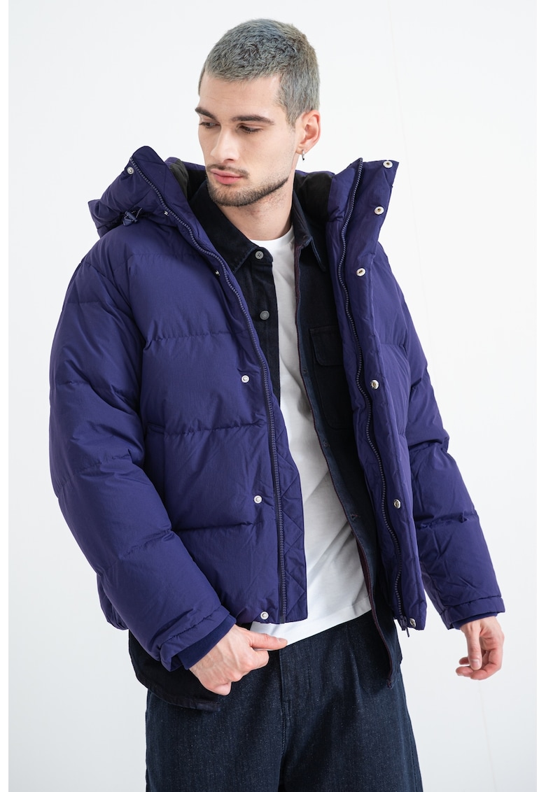 Geaca lejera cu gluga