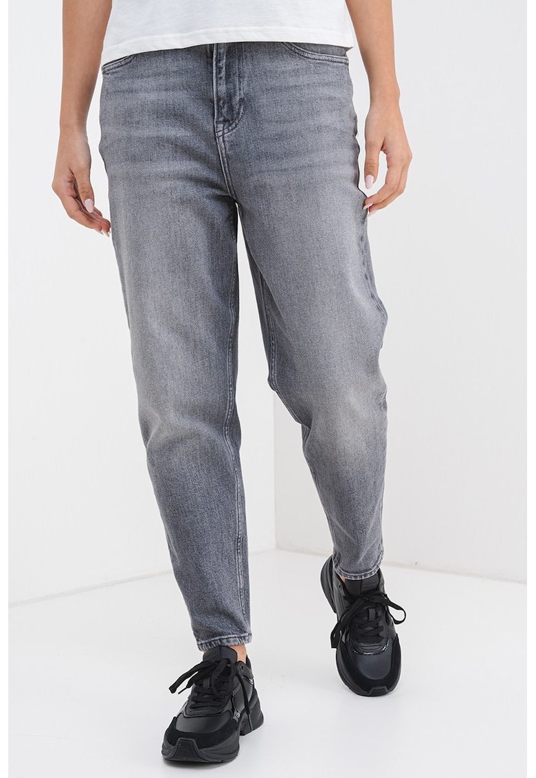 Blugi mom fit cu talie inalta