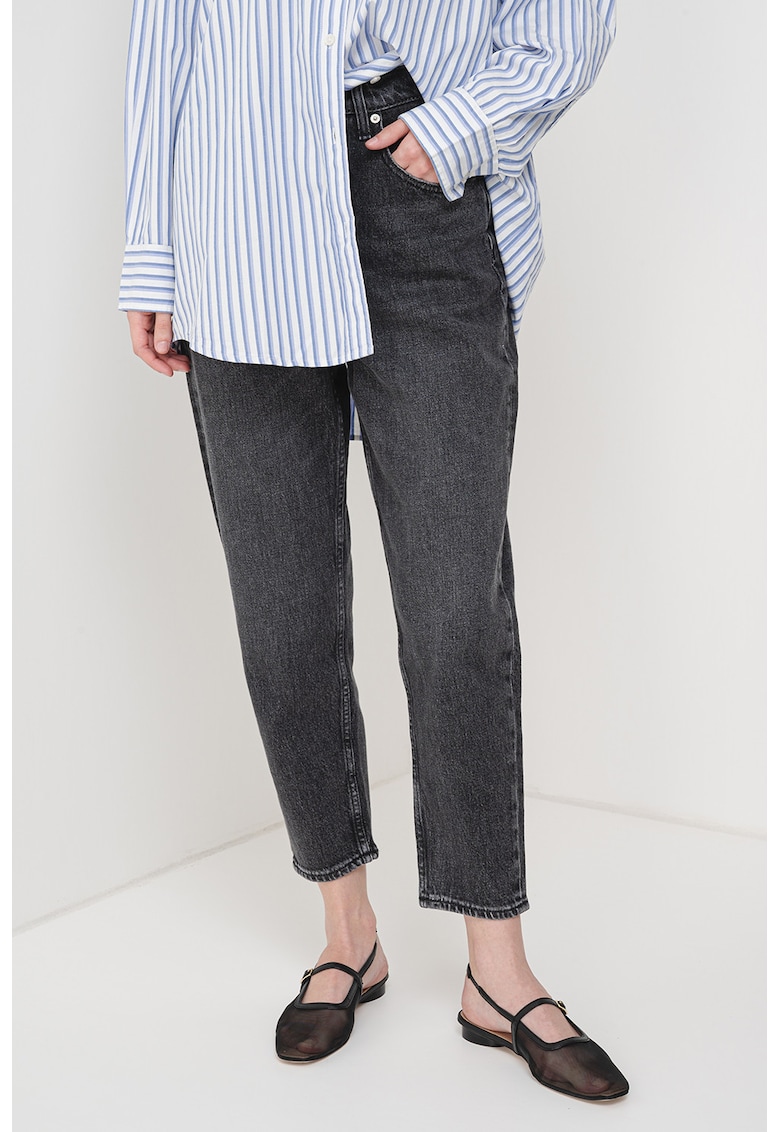 Blugi crop mom fit cu nasturi