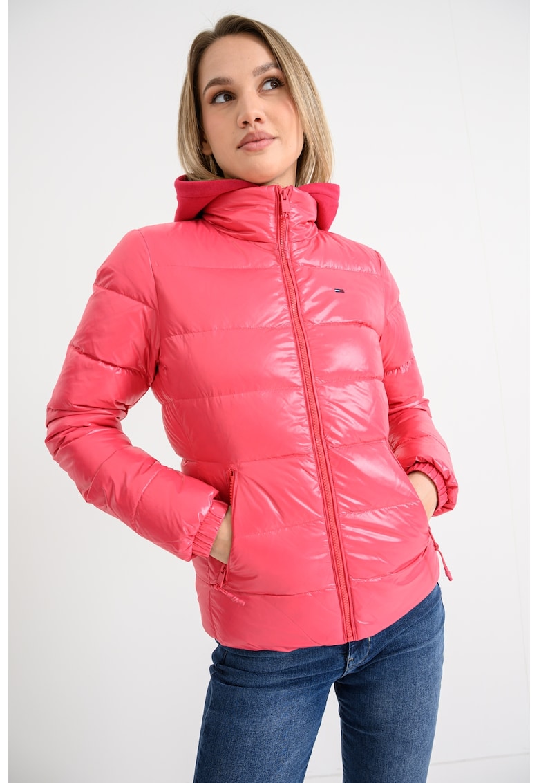 Geaca matlasata cu buzunare laterale cu fermoar