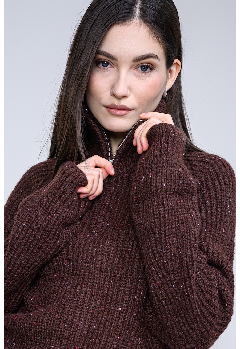 Pulover din amestec de lana cu fenta cu fermoar - Maro