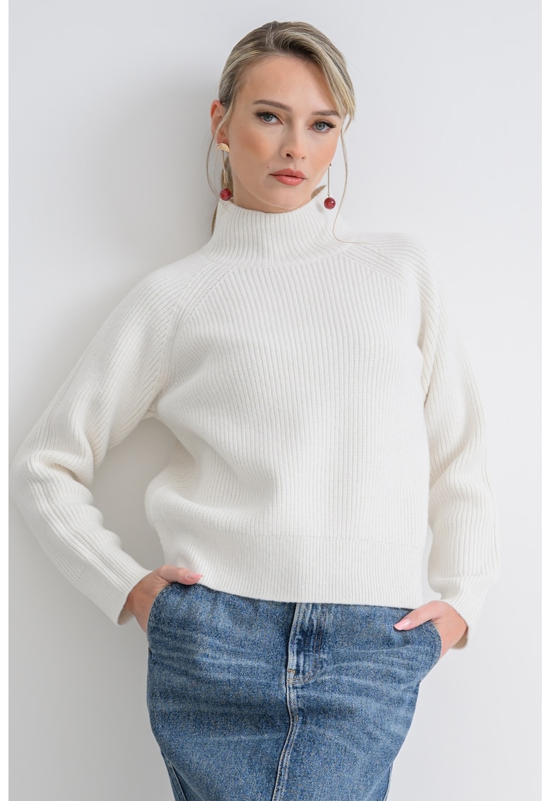 Pulover tricotat cu maneci raglan si maneci scurte