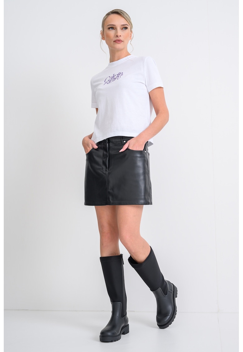 Fusta cu croiala dreapta si aspect de piele - Negru
