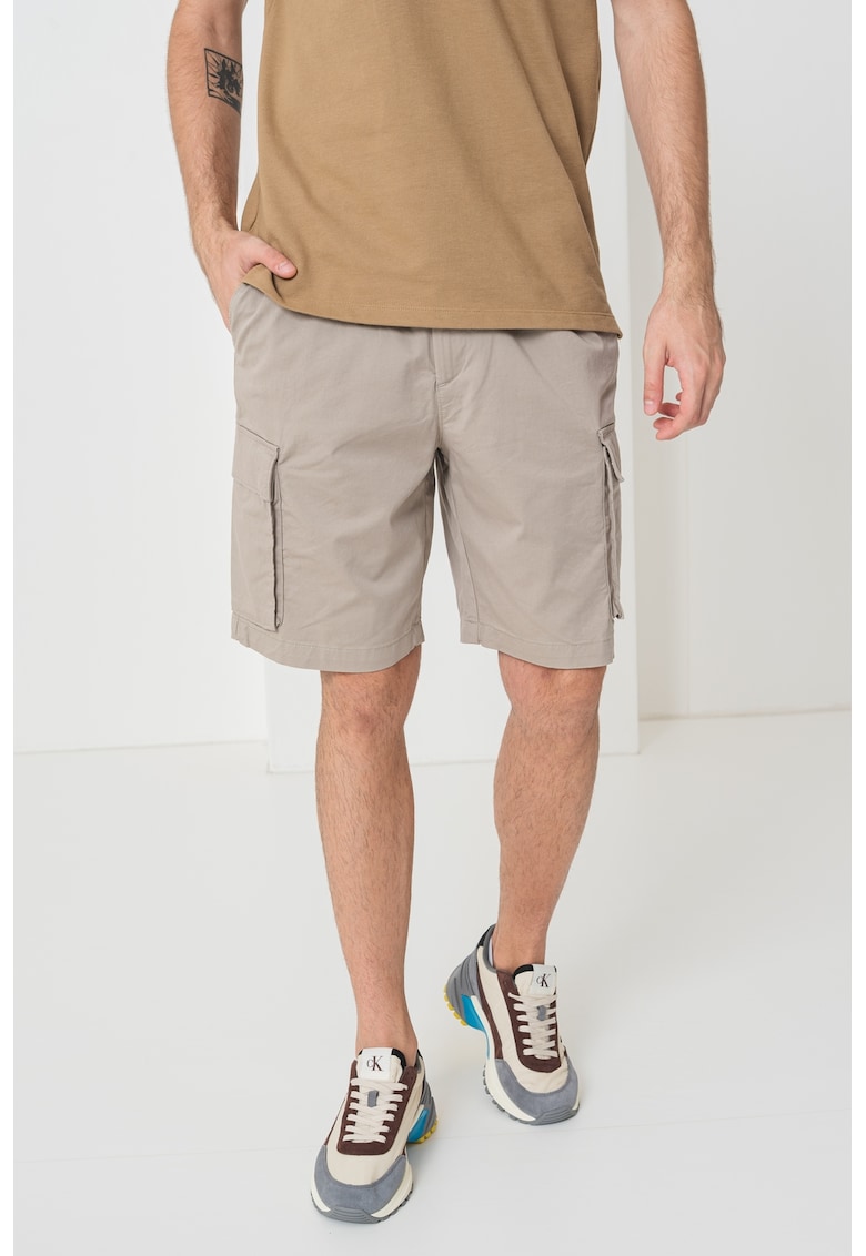 Pantaloni scurti cargo cu talie elastica Pantaloni scurti cargo cu talie elastica