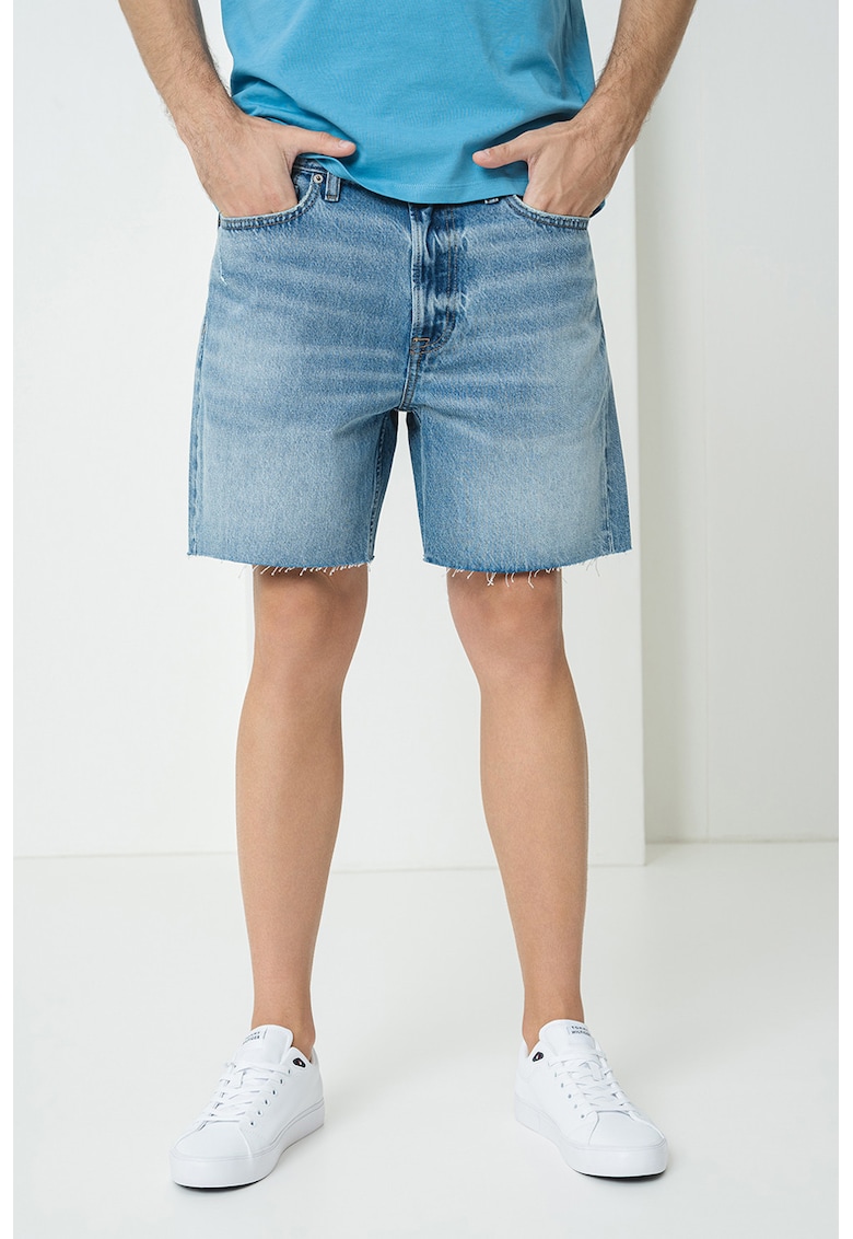 Blugi scurti relaxed fit cu terminatie franjurata