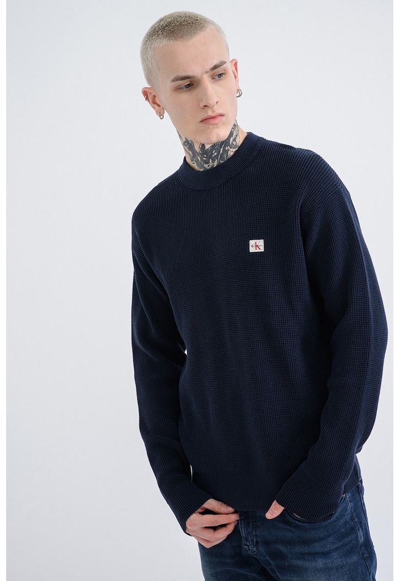 Pulover tricotat cu aplicatie logo discreta