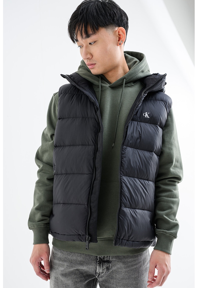 Vesta cu gluga si umplutura de puf