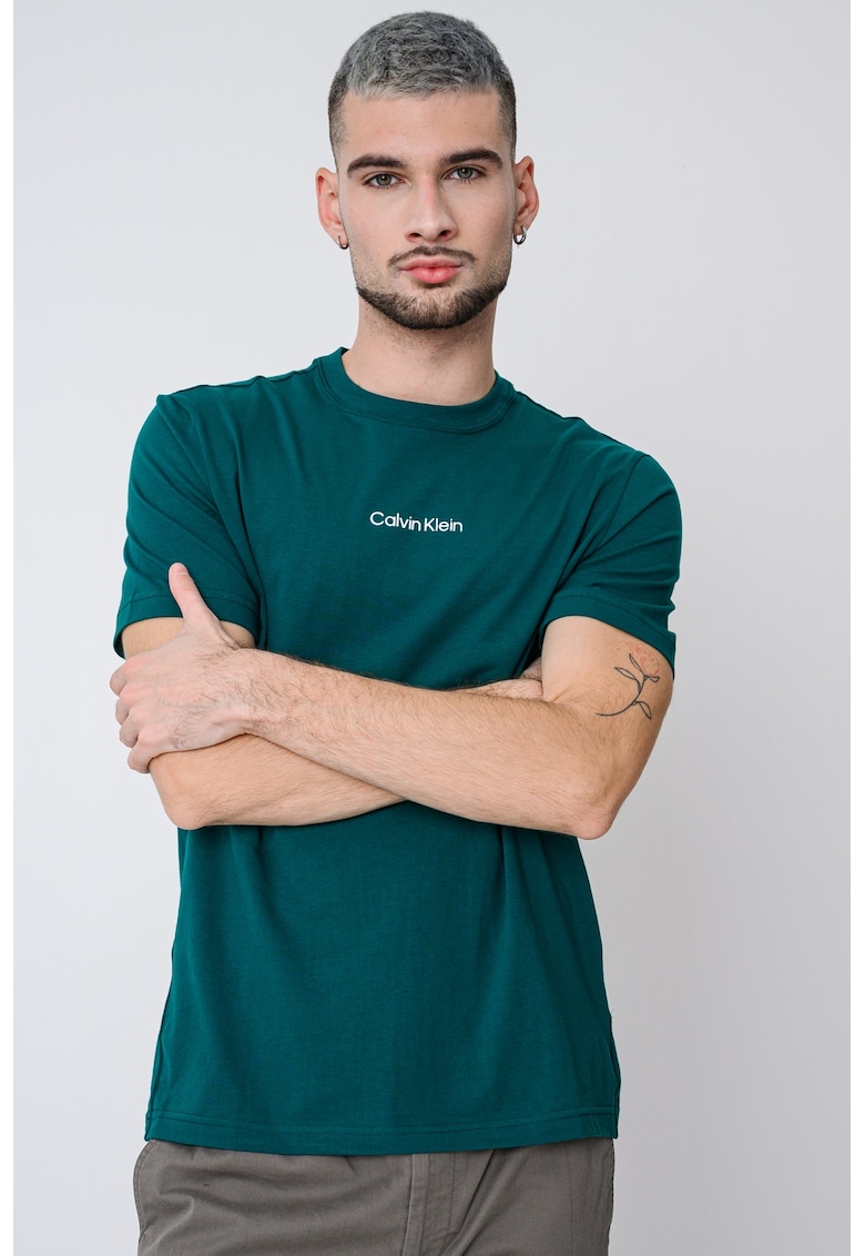 Tricou slim fit cu decolteu la baza gatului - pentru fitness