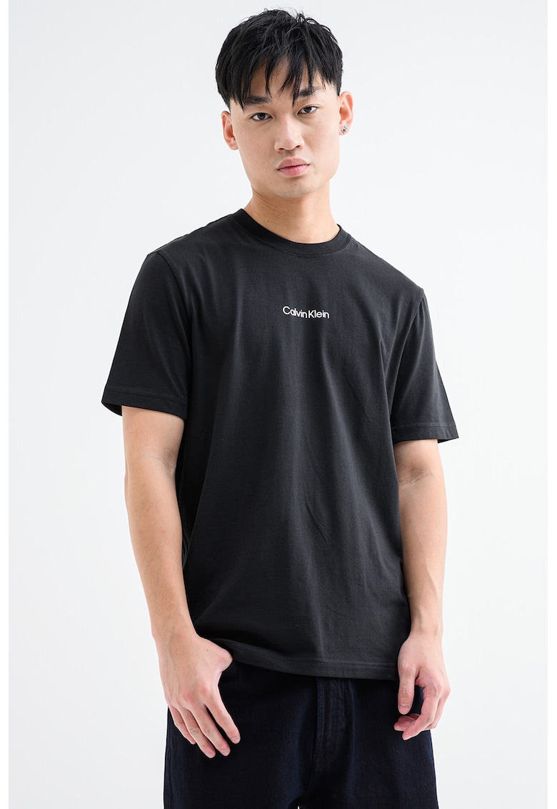 Tricou slim fit cu decolteu la baza gatului - pentru fitness