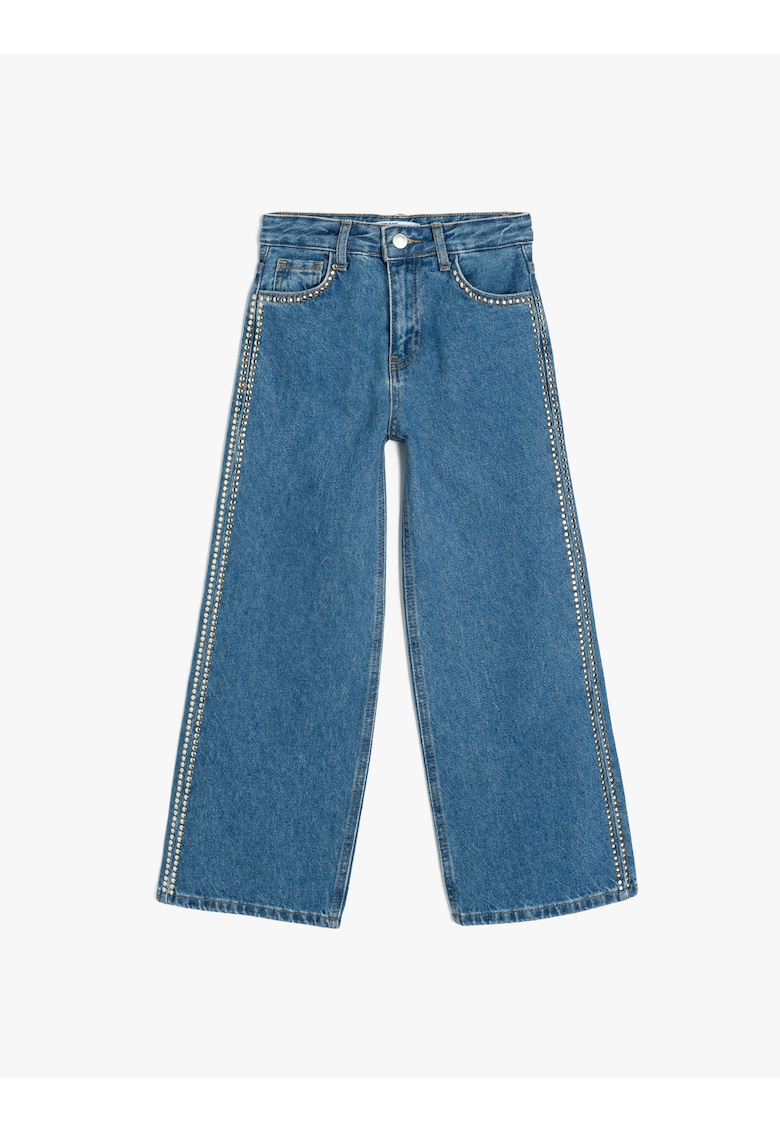 Blugi cu croiala ampla si aplicatii cu nituri