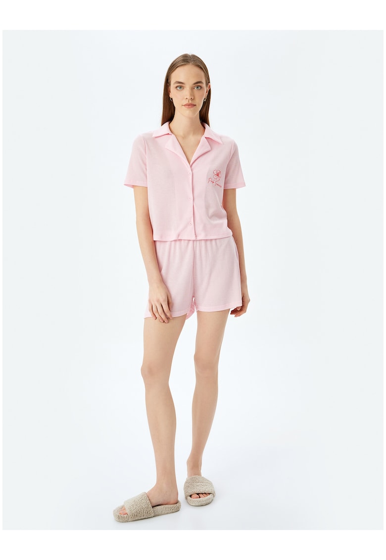 Pijama cu pantaloni scurti si broderie