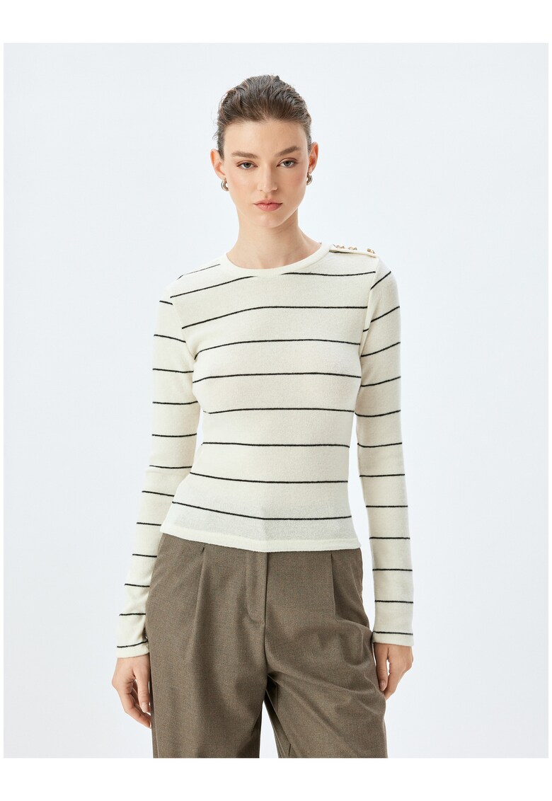 Pulover cu decolteu la baza gatului si model in dungi - Negru