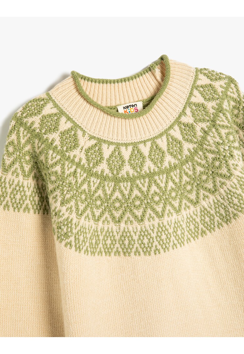 Pulover tricotat cu detalii brodate - Bej