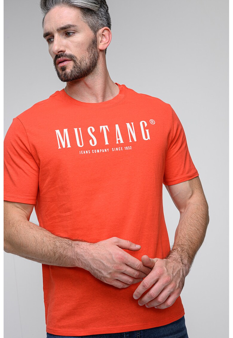 Tricou cu decolteu la baza gatului si imprimeu logo - Rosu vermillion