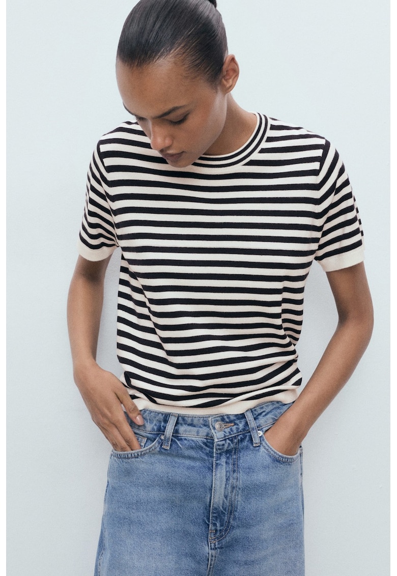 Pulover cu maneci scurte si model in dungi