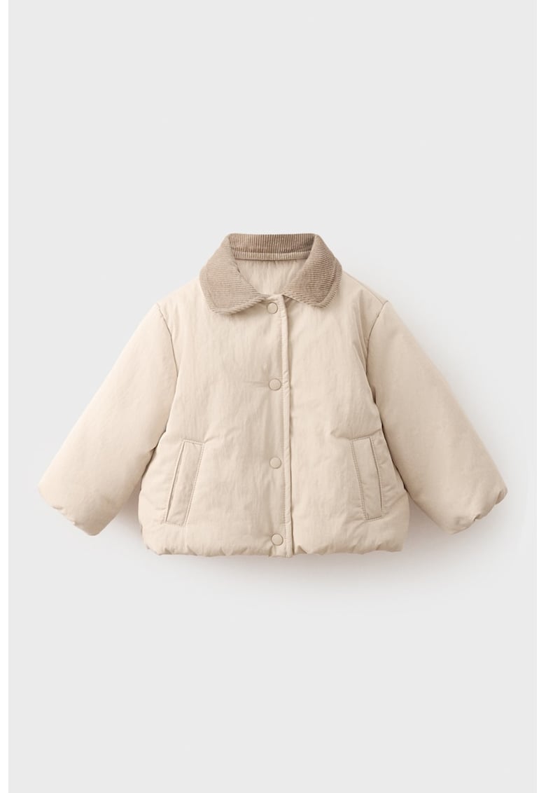 Jacheta matlasata cu guler contrastant