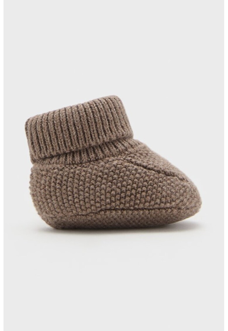 Cizme de casa tricotate cu model uni