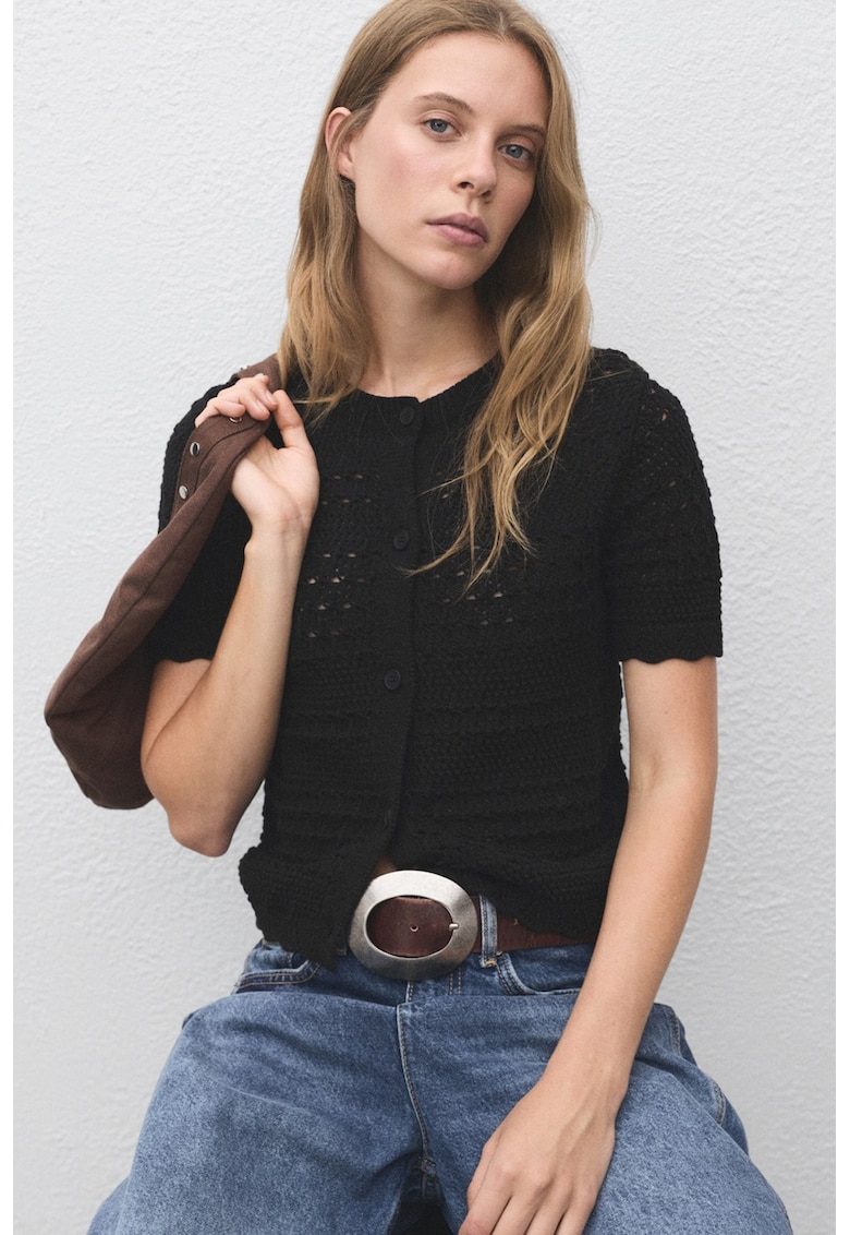 Cardigan tricotat cu model cu perforatii