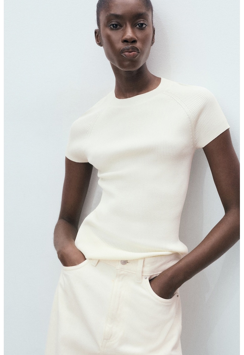 Pulover cu decolteu la baza gatului si maneci scurte - Alb fildes