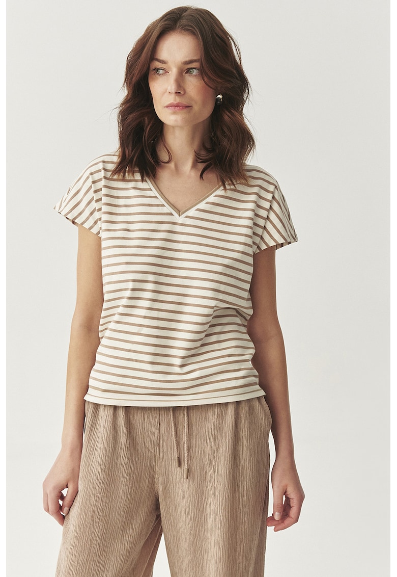 Tricou cu decolteu in V Tricou cu decolteu in V