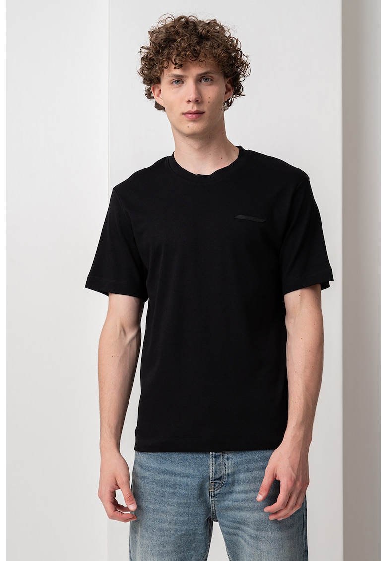 Tricou din bumbac cu decolteu la baza gatului - Negru