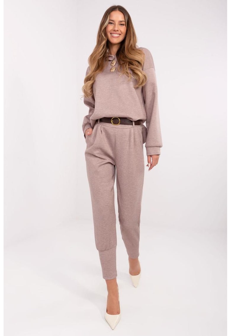 Pantaloni cu detaliu cu pense Pantaloni cu detaliu cu pense