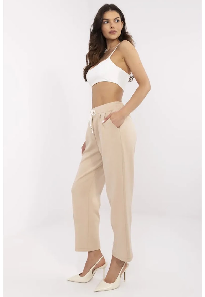 Pantaloni cu croiala dreapta