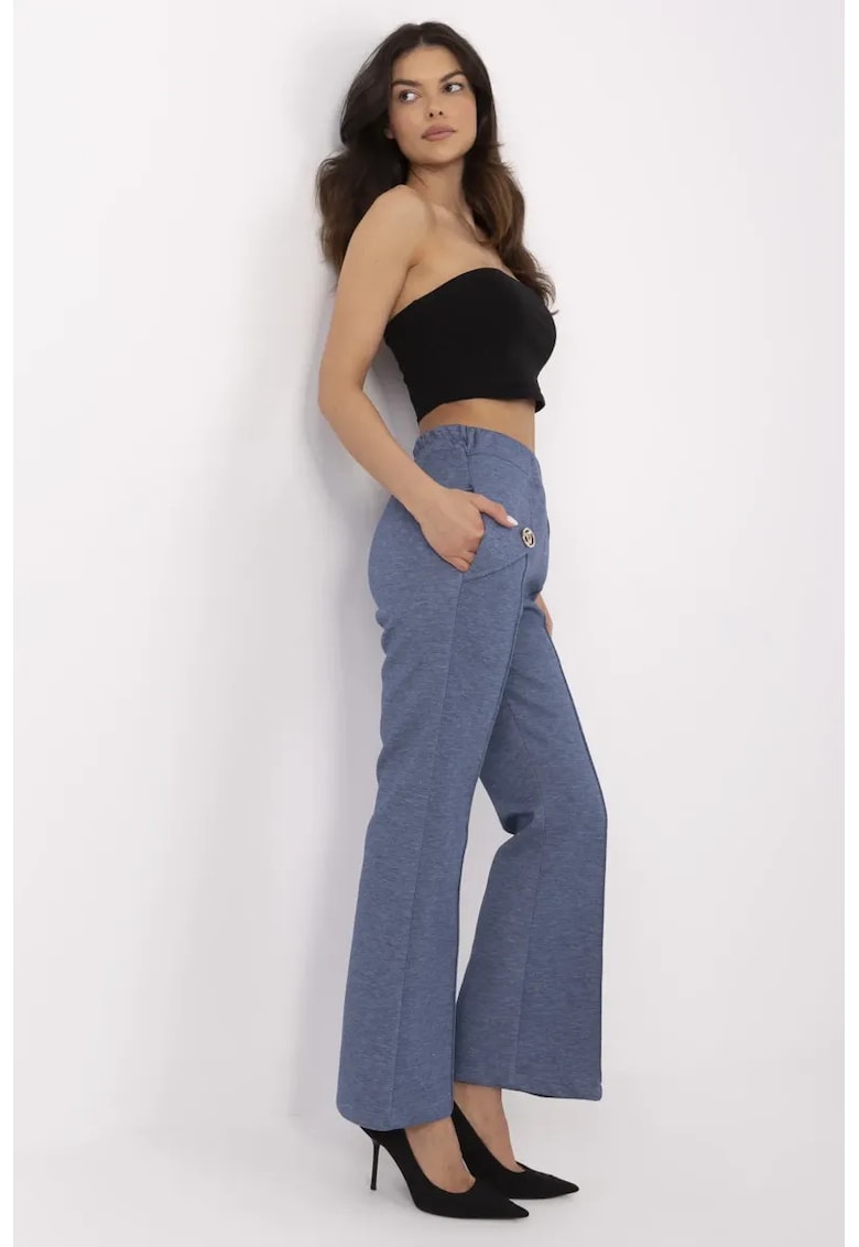 Pantaloni bootcut cu nasturi decorativi