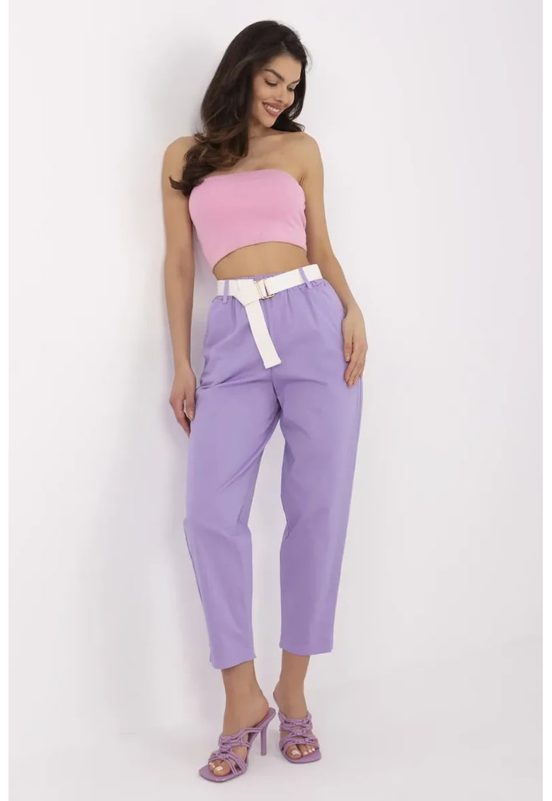 Pantaloni crop cu o curea textila