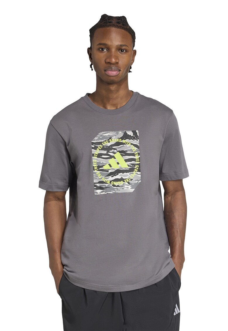 Tricou cu decolteu la baza gatului si imprimeu logo - Alb/Gri inchis/Verde fistic