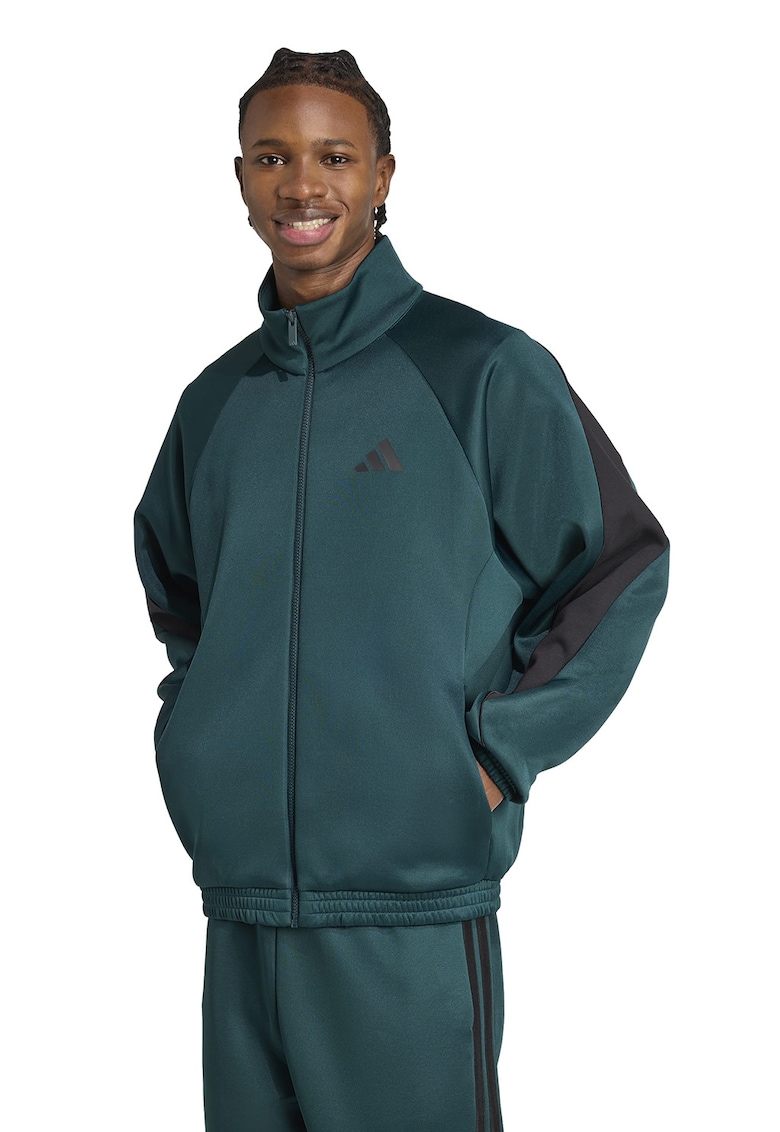 Jacheta cu model colorblock si maneci raglan