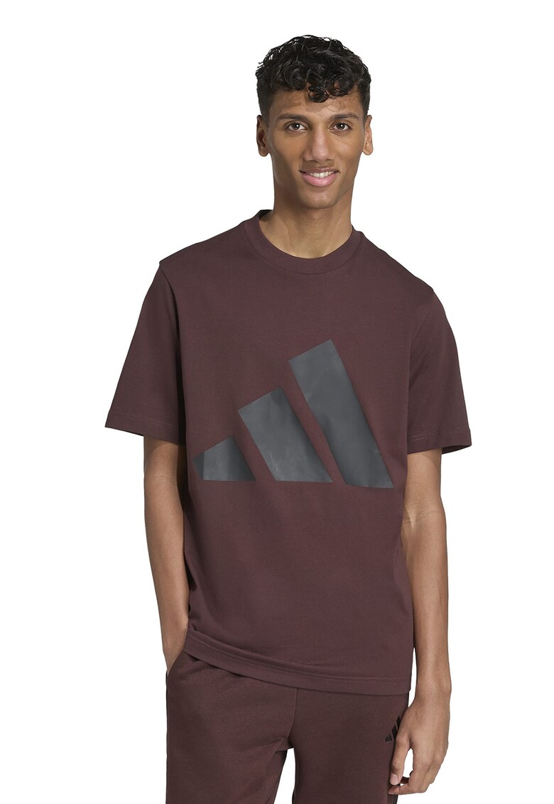 Tricou cu decolteu la baza gatului si imprimeu logo - Maro cognac/Gri antracit