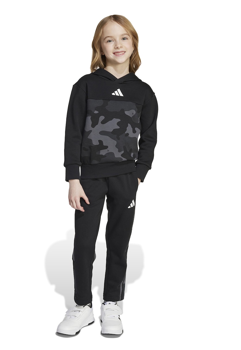 Trening cu model camuflaj