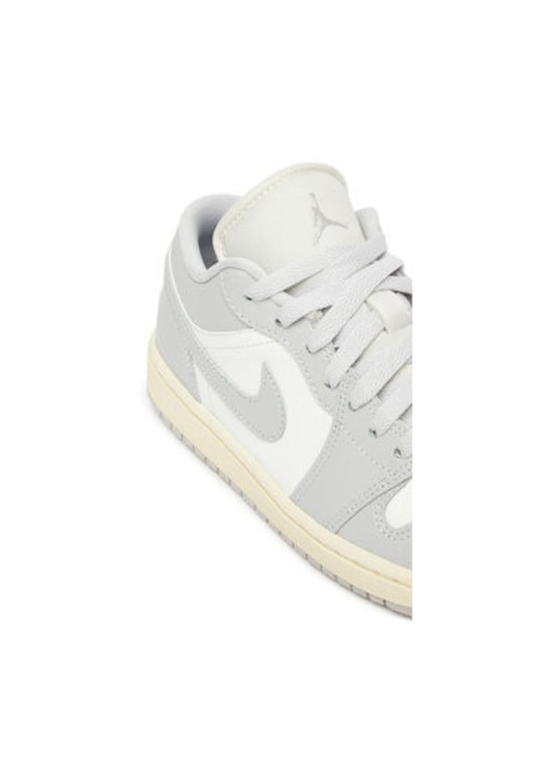 Pantofi sport dama - DC0774 - Piele naturala - 37.5 EU - Alb/Gri Pantofi sport dama - DC0774 - Piele naturala - 37.5 EU - Alb/Gri