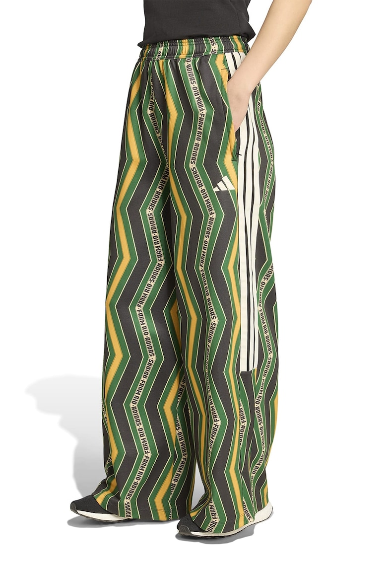 Pantaloni ampli cu buzunare laterale