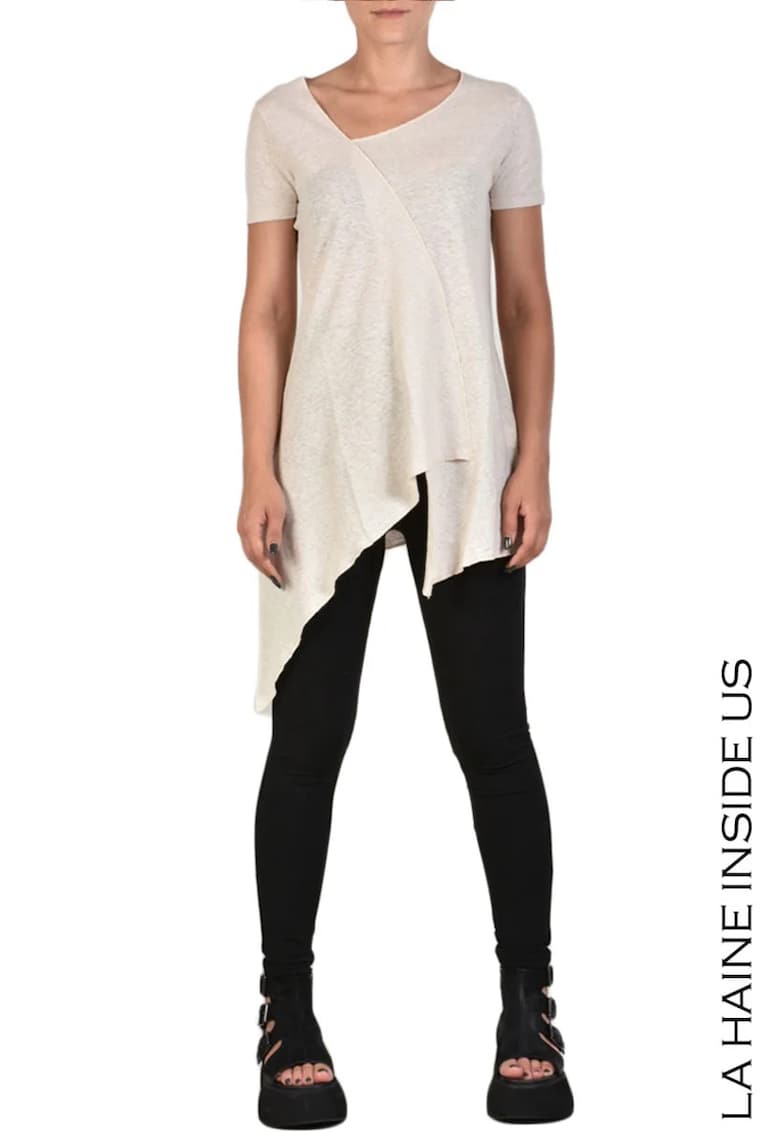 Tricou asimetric din bumbac cu cusături în relief Tricou asimetric din bumbac cu cusături în relief