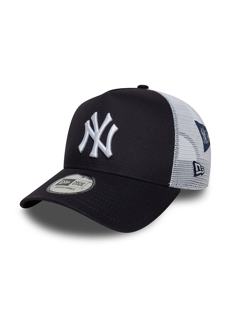 Sapca trucker cu detaliu brodat Sapca trucker cu detaliu brodat