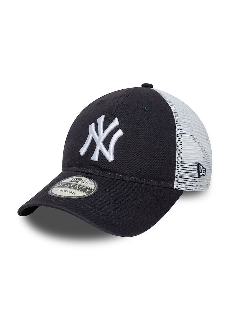 Sapca trucker cu logo brodat Sapca trucker cu logo brodat