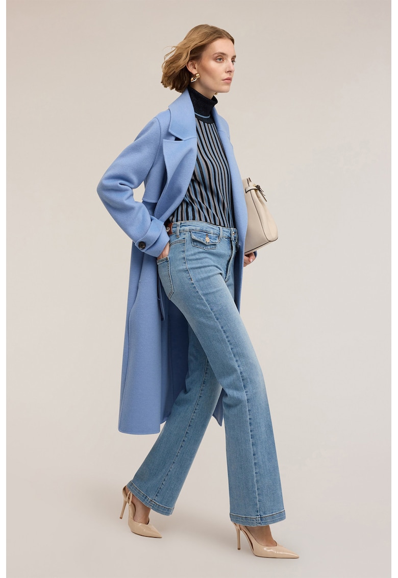 Blugi evazati cu pliuri