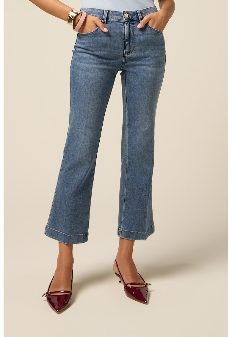 Blugi kick-flared cu talie medie