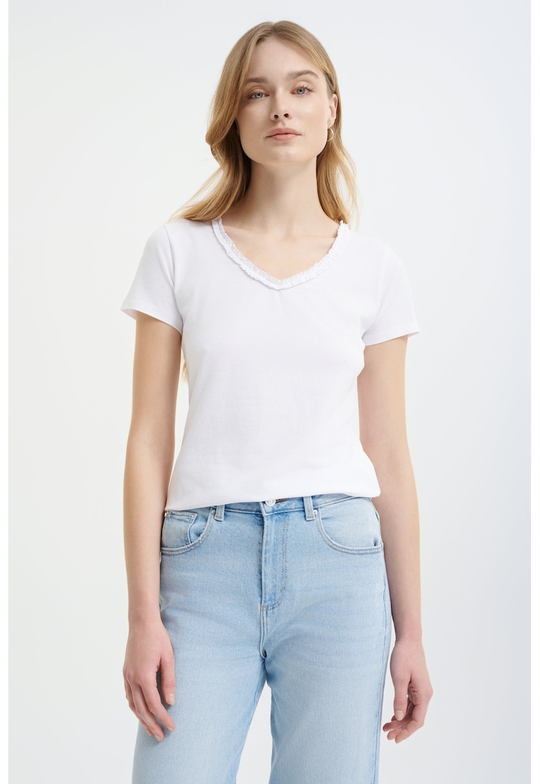 Tricou cu decolteu in V si volane