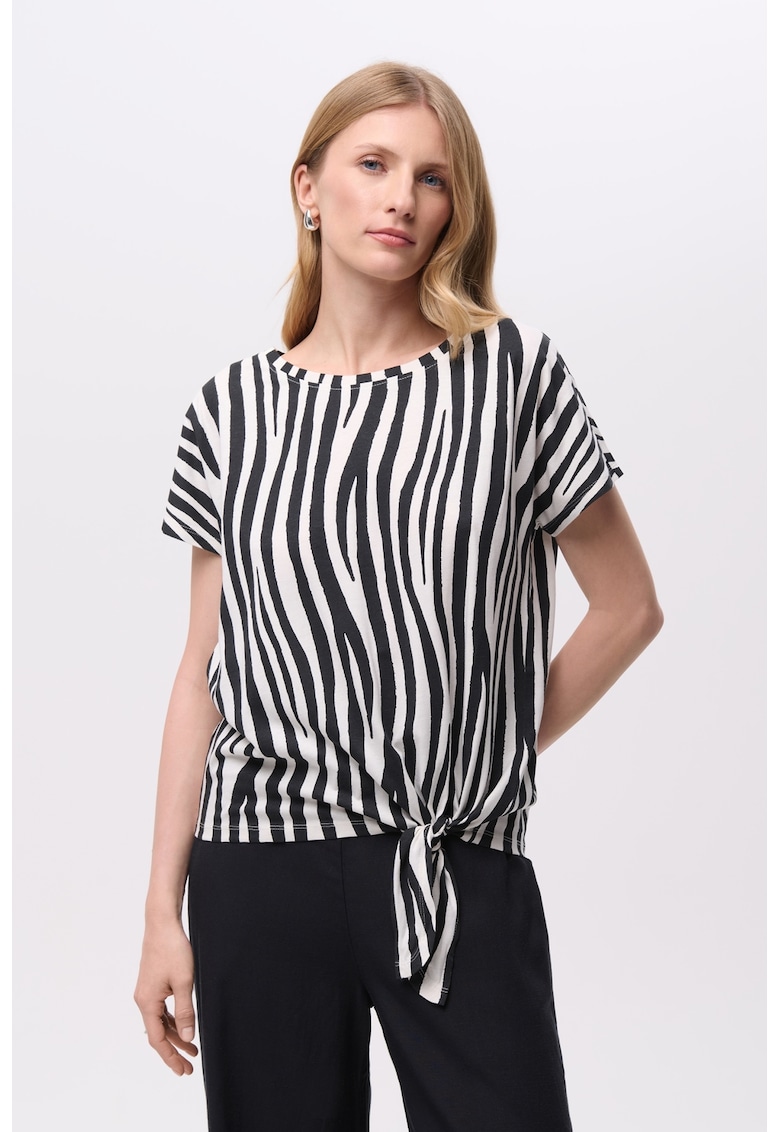 Tricou cu model si detaliu innodat