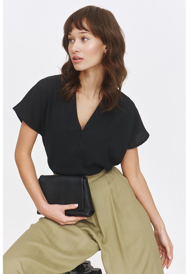 Tricou cu decolteu in V - Negru