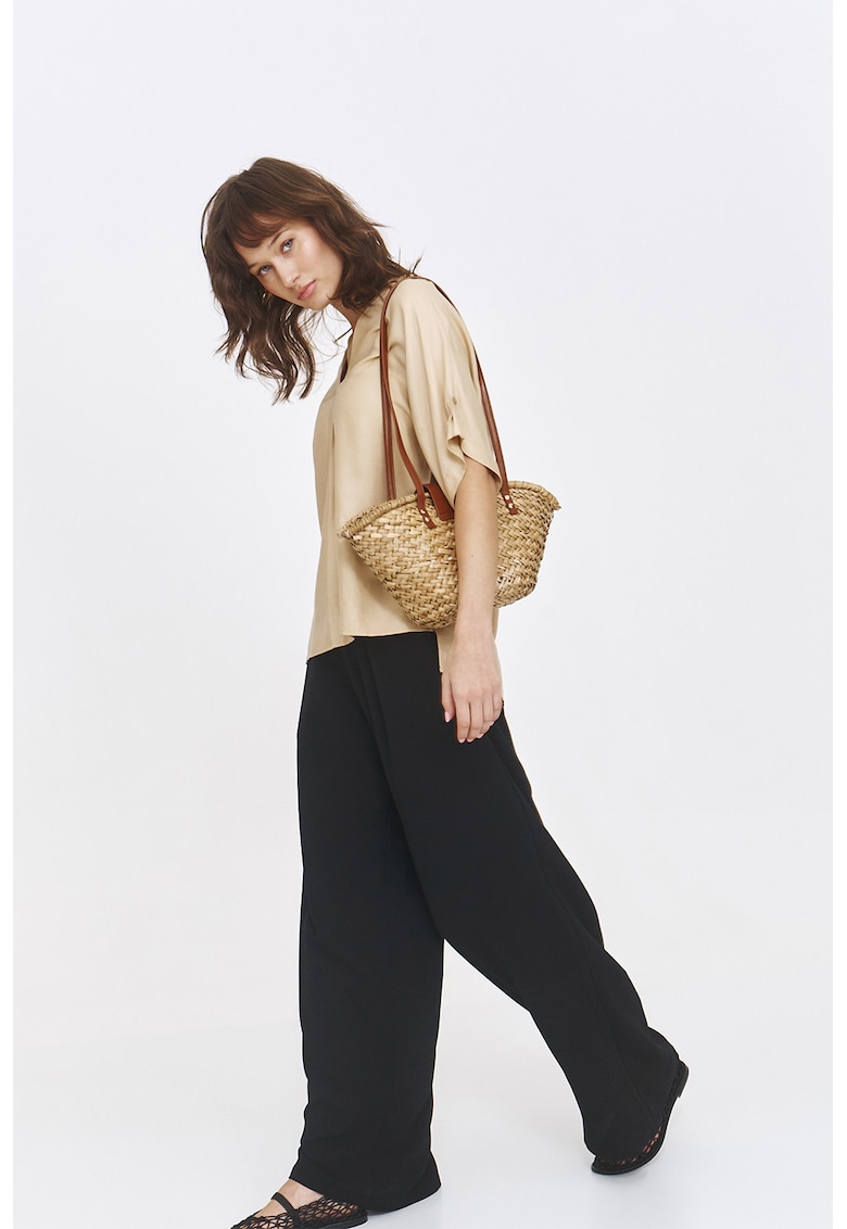 Bluza cu decolteu in V si terminatie asimetrica