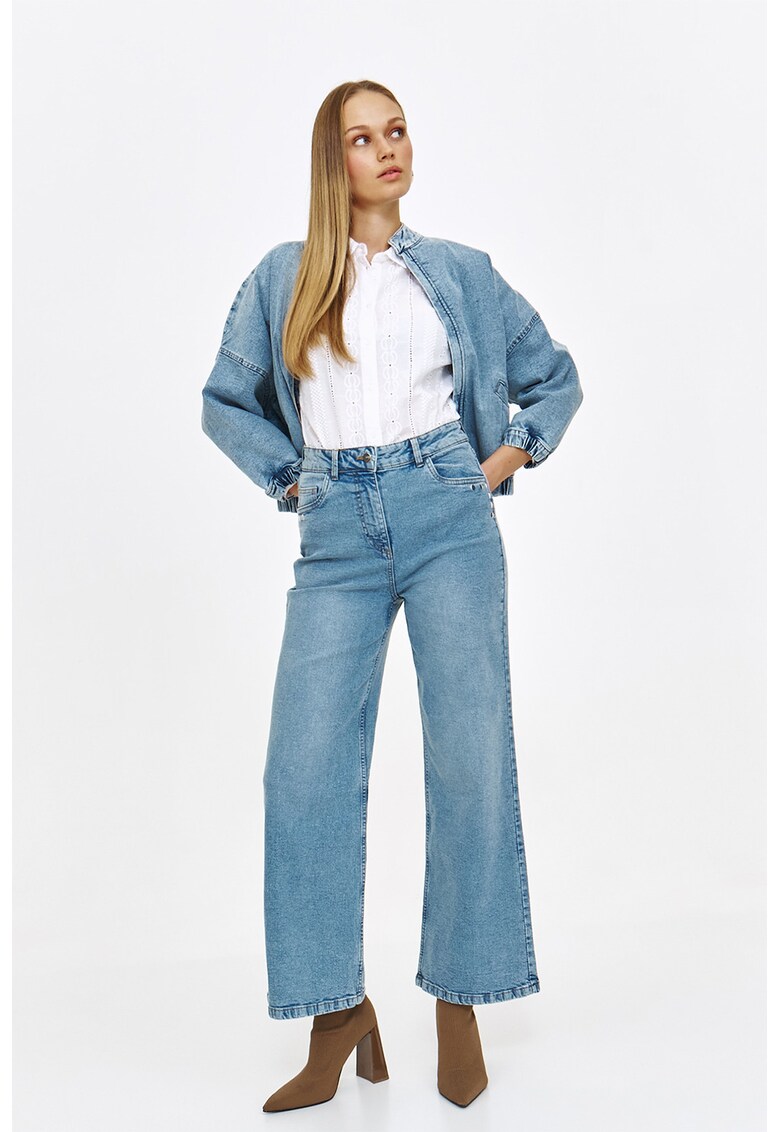 Blugi evazati cu talie inalta