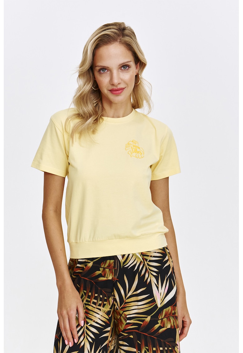 Tricou uni cu decolteu la baza gatului - Galben pal