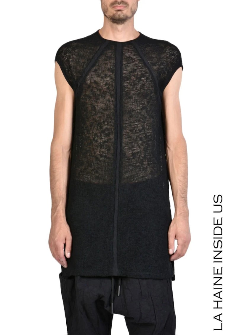 Maiou cu detaliu vertical și lateral Maiou cu detaliu vertical și lateral