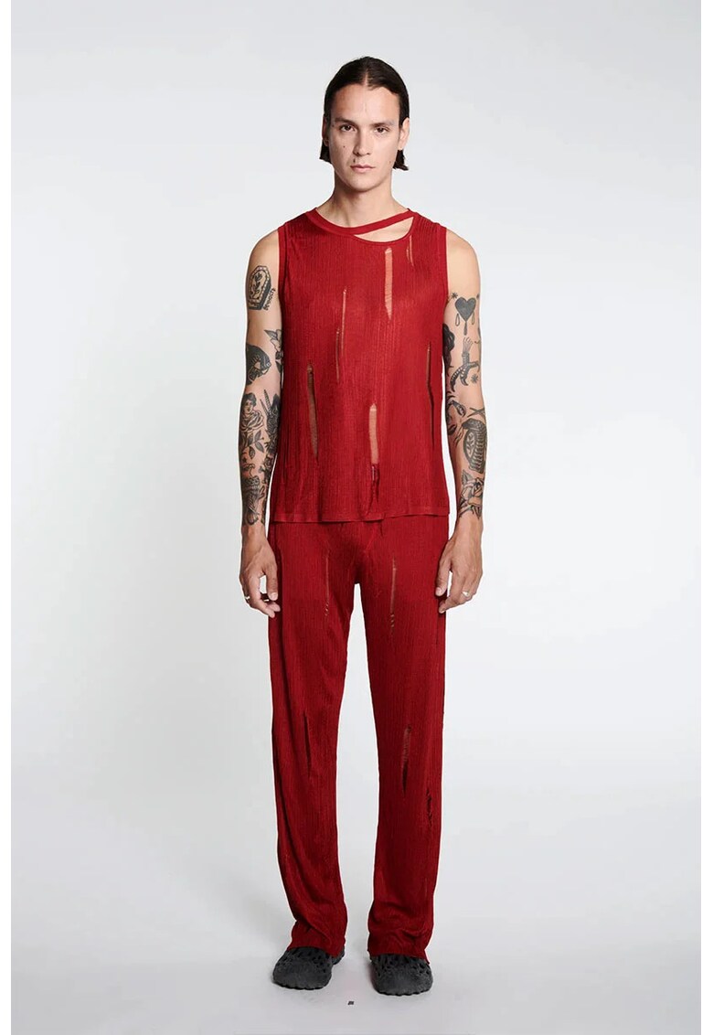 Maiou din tricot cu transparenta discreta nervurata si decupaj la baza gatului