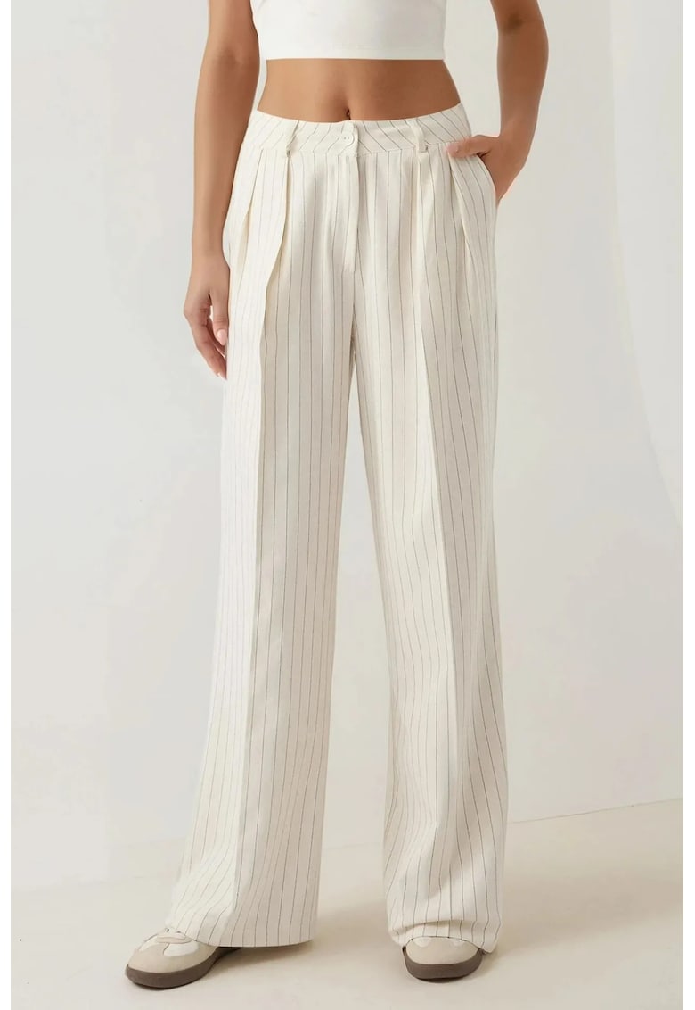 Pantaloni pentru dama Palazzo - plisati - alb