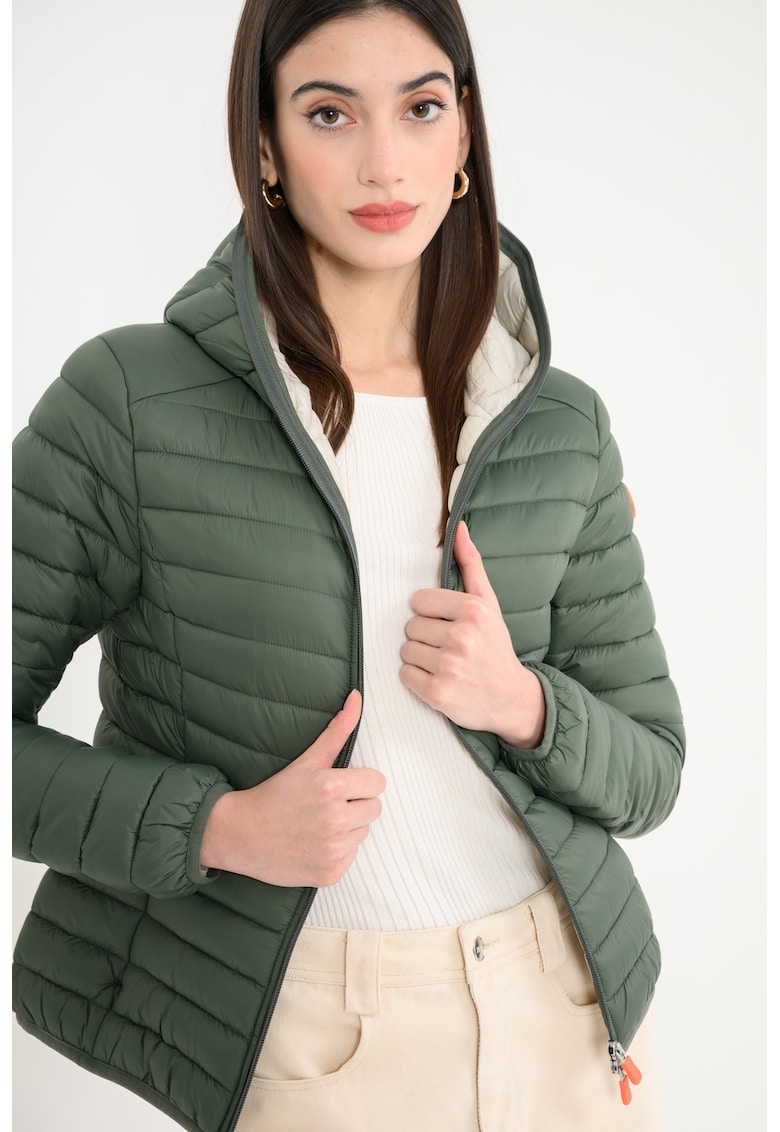 Geaca cu gluga si aspect matlasat